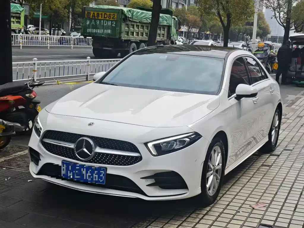 Mercedes-Benz A-Class 2022 — фото 1