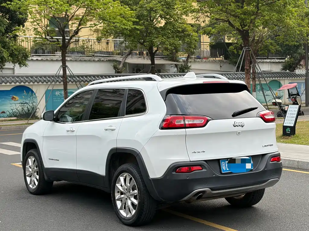 Jeep Cherokee 2014 — фото 6