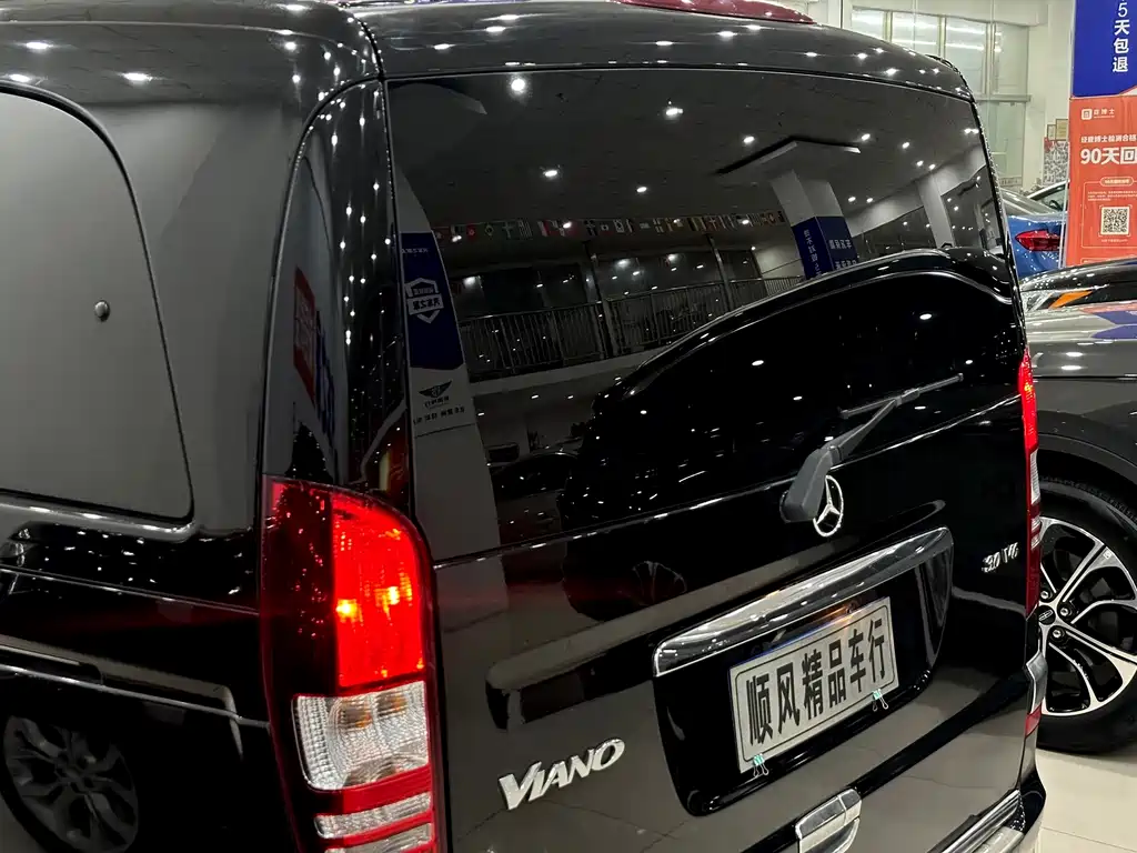 Mercedes-Benz Viano 2015 — фото 22