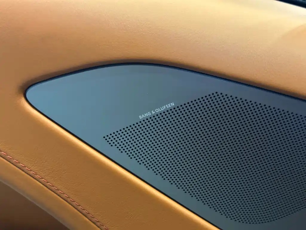 Aston Martin Rapide 2017 — фото 15