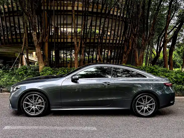Mercedes-Benz E-Class 2023
