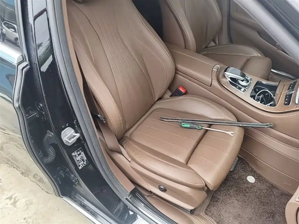 Mercedes-Benz E-Class 2018 — фото 25