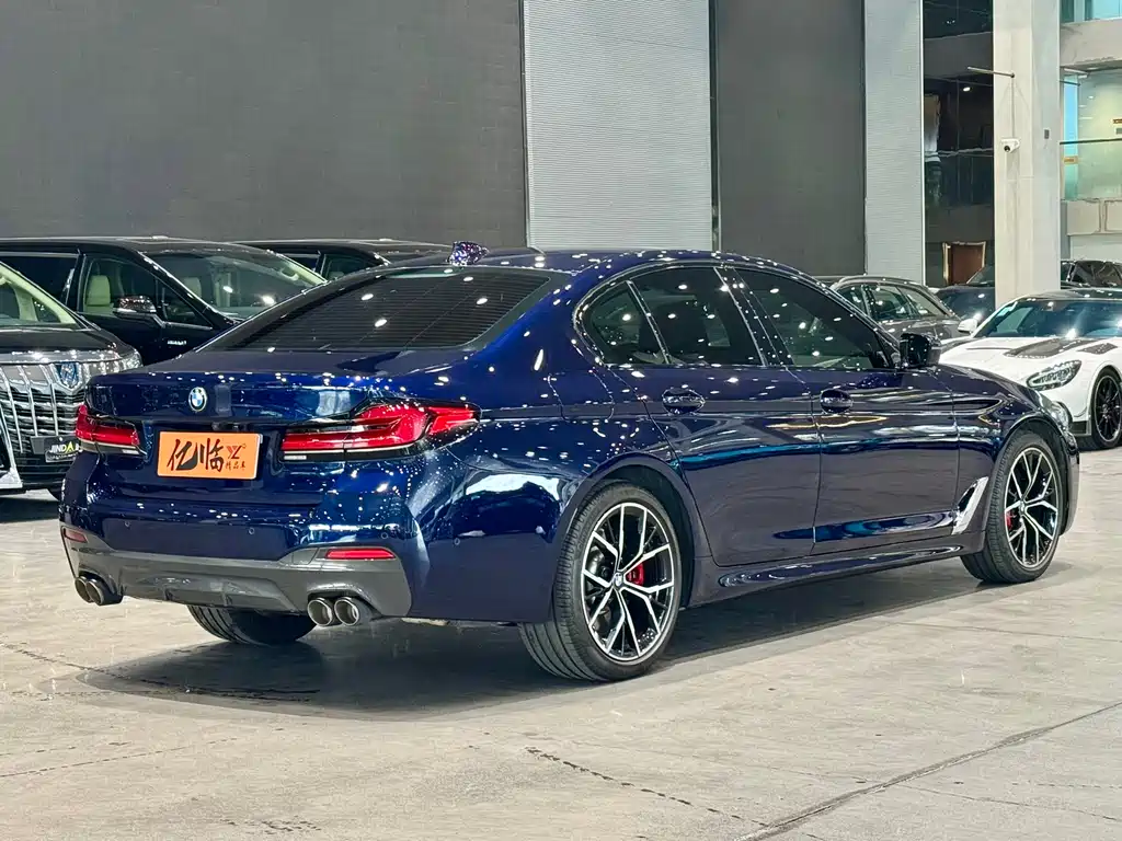 BMW 5 Series 2022 — фото 14