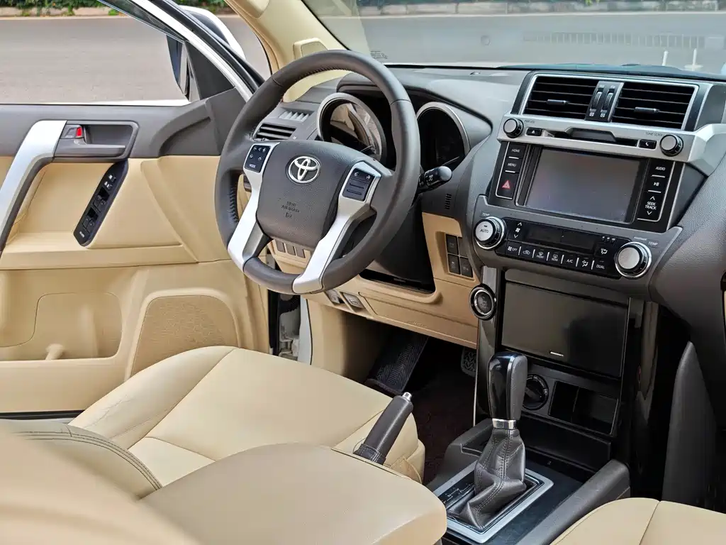 Toyota Prado 2014 — фото 10