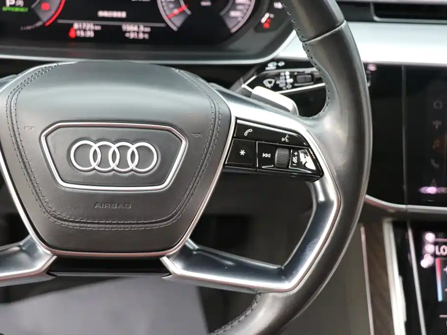 Audi A8 2018 — фото 17