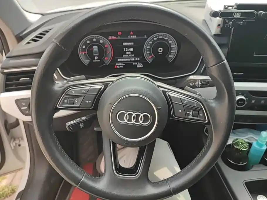Audi A4L 2023 — фото 15