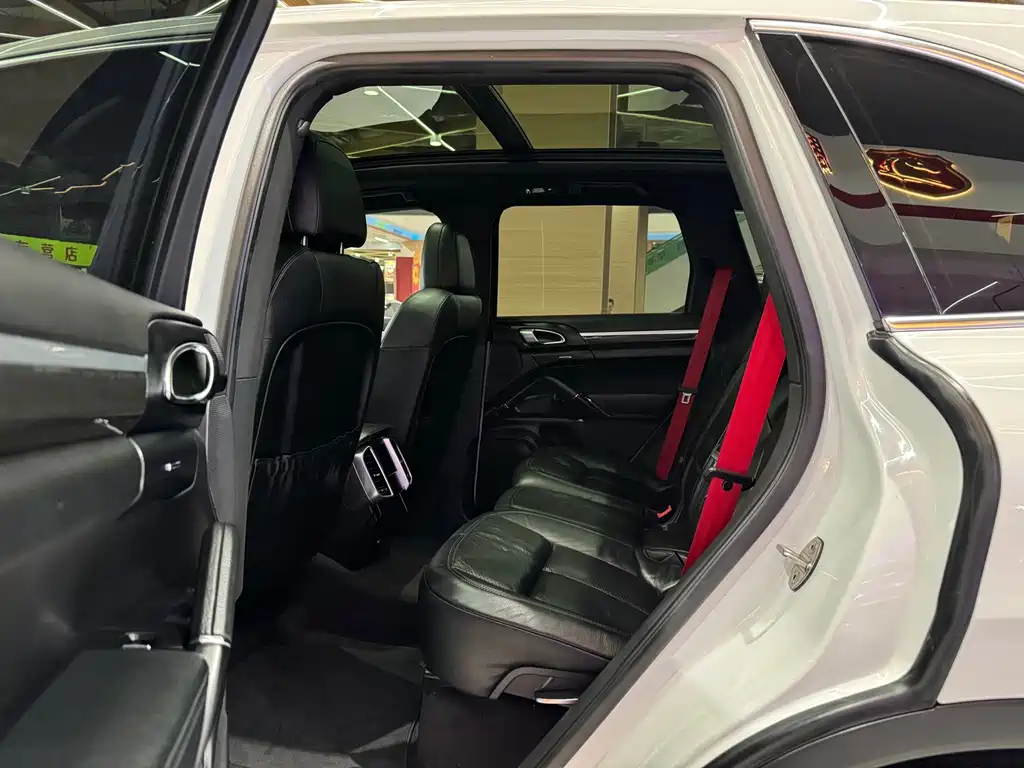 Porsche Cayenne 2015 — фото 10