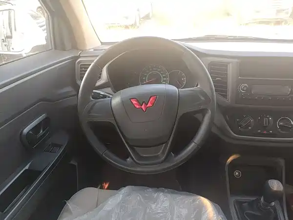Wuling Hongguang V 2025