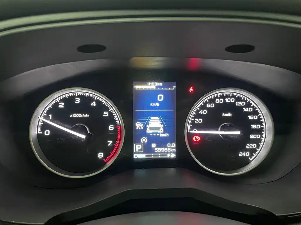 Subaru Forester 2023 — фото 11