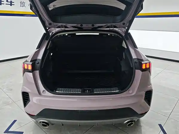 Lynk & Co 06 2023
