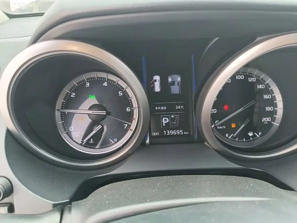 Toyota Prado 2016 — фото 12