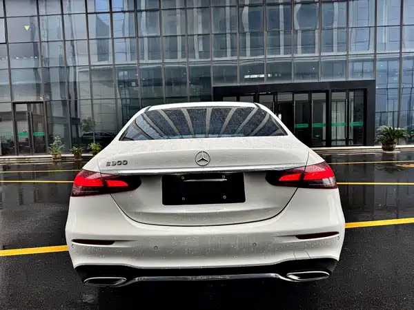 Mercedes-Benz E-Class 2022
