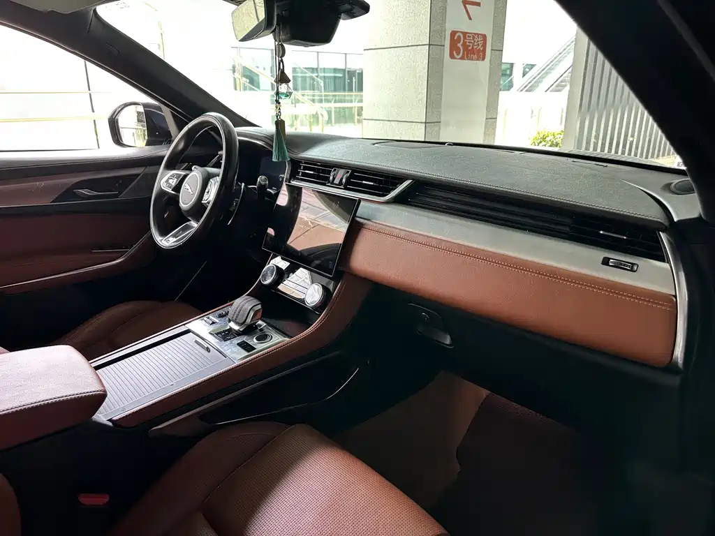 Jaguar F-PACE 2022 — фото 12