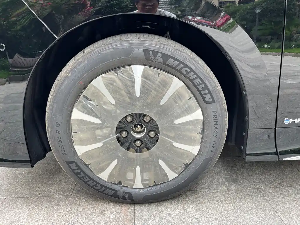 Toyota Alphard — фото 16