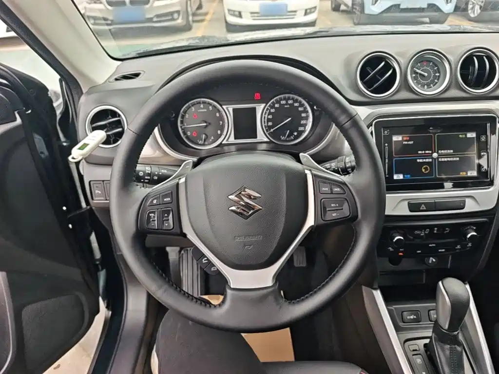 Suzuki Vitara 2017 — фото 11