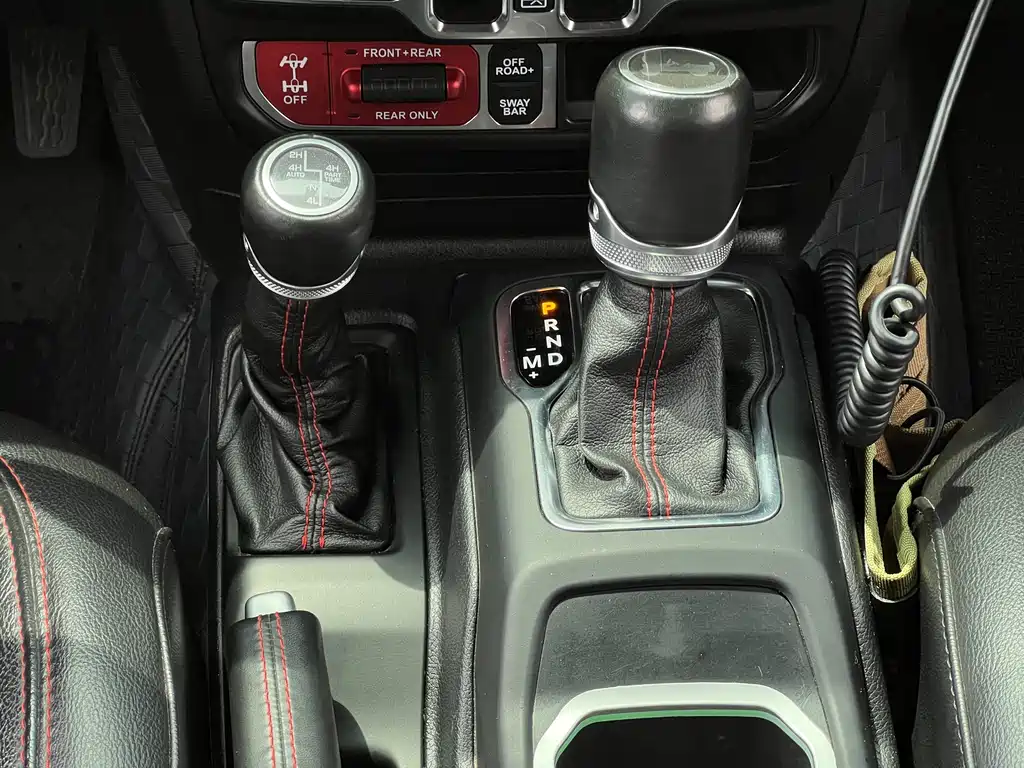 Jeep Wrangler 2021 — фото 20