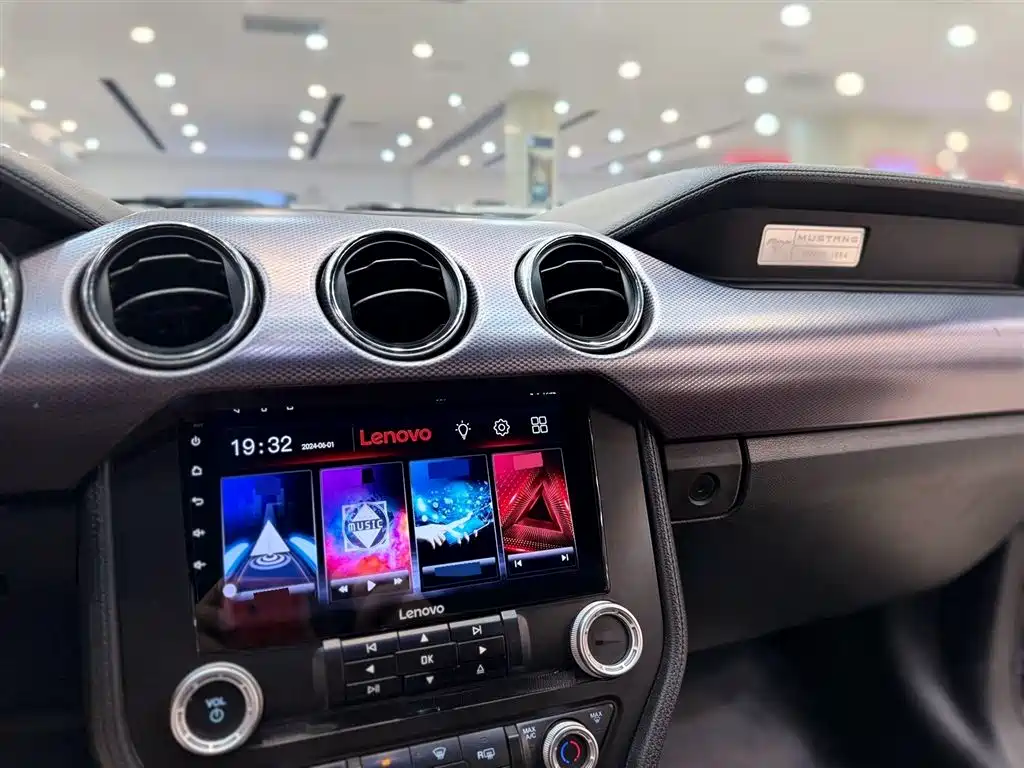 Ford Mustang 2015 — фото 11