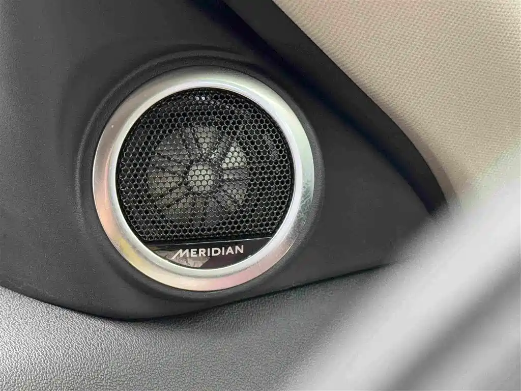 Land Rover Evoque 2024 — фото 18
