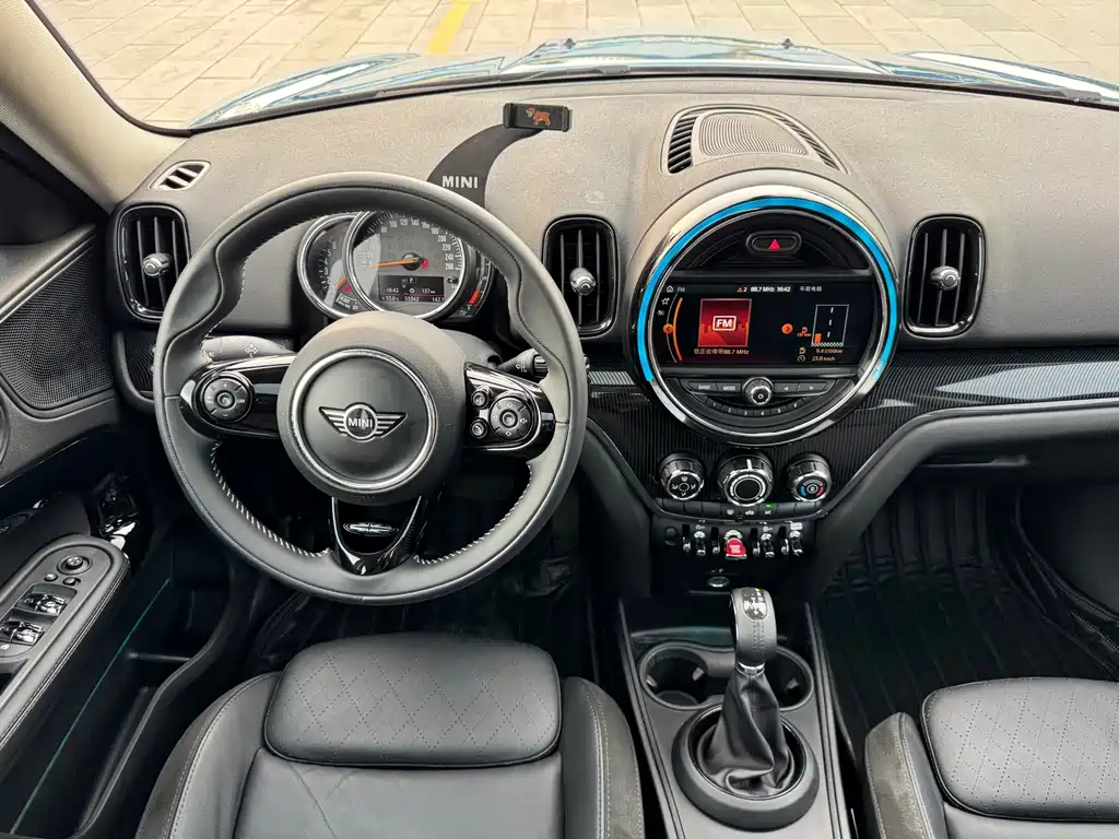 MINI Countryman 2019 — фото 14