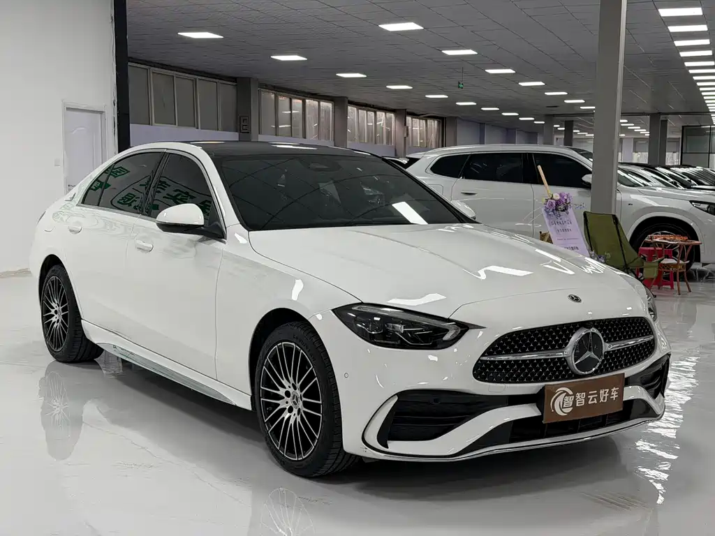 Mercedes-Benz C-Class 2024 — фото 3