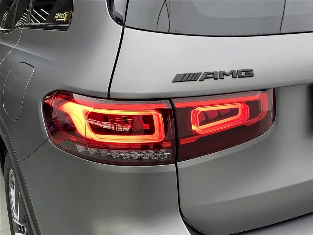 Mercedes-Benz GLB AMG 2022 — фото 12
