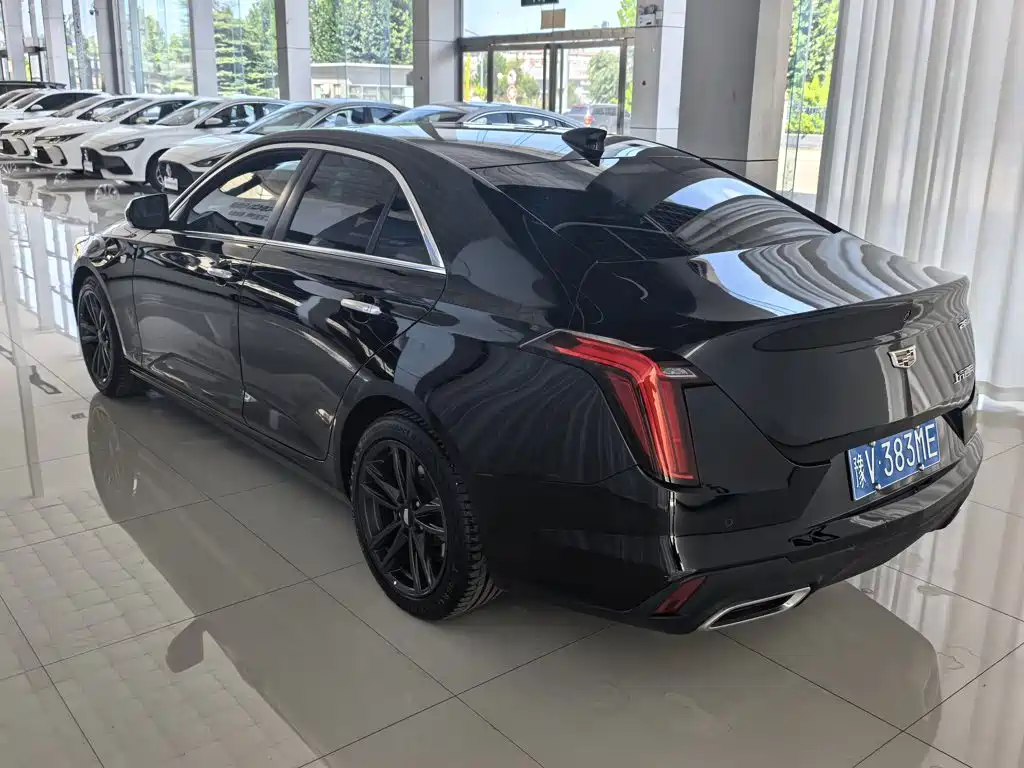 Cadillac CT4 2023 — фото 12