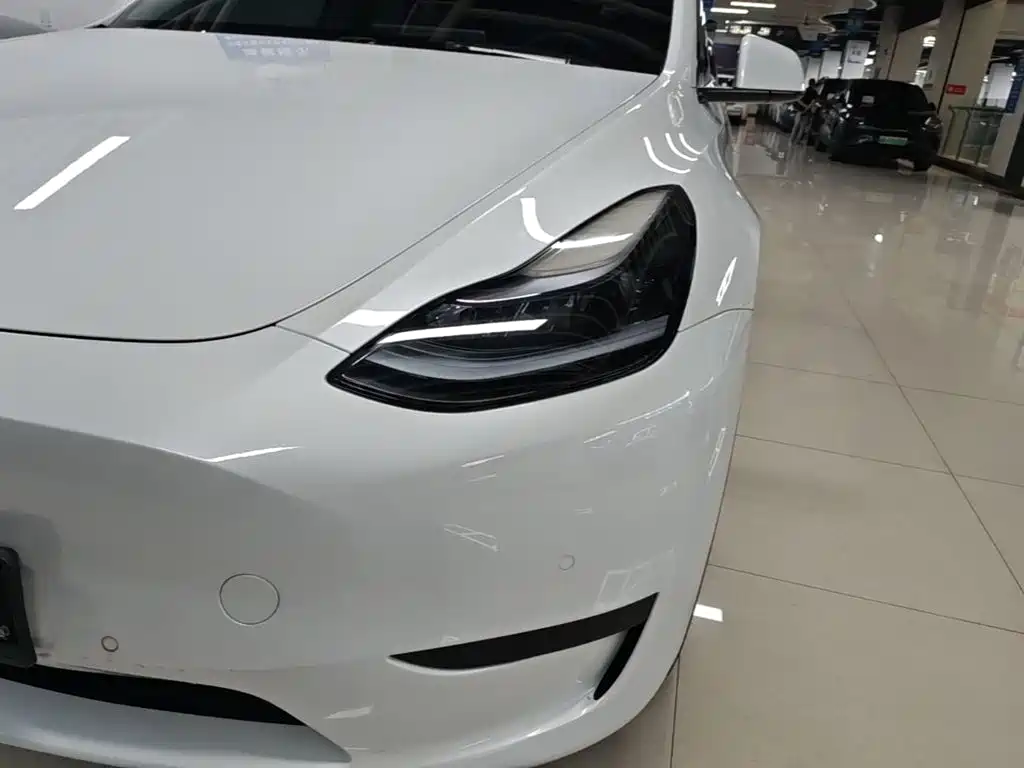 Tesla Model Y 2023 — фото 24