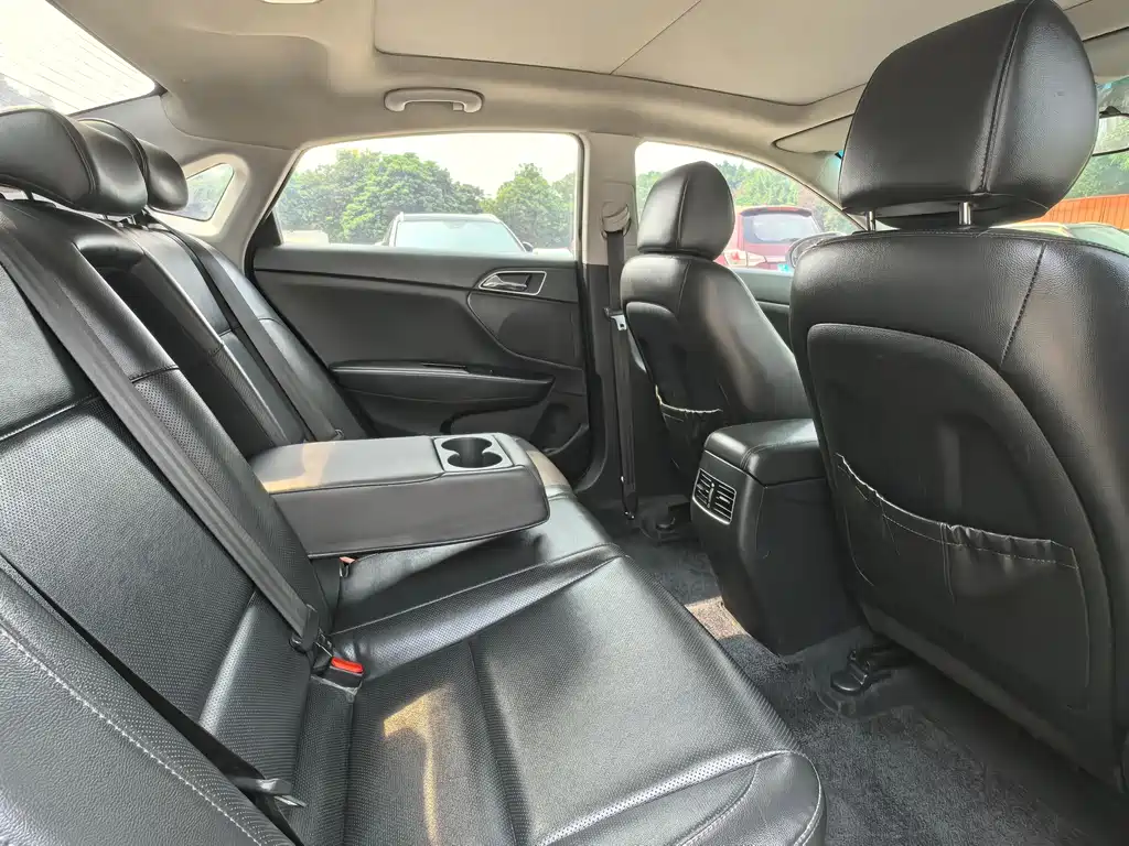 Hyundai Mistra 2015 — фото 10