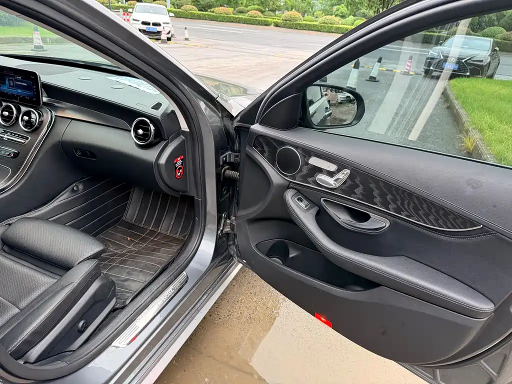 Mercedes-Benz C-Class 2019 — фото 10