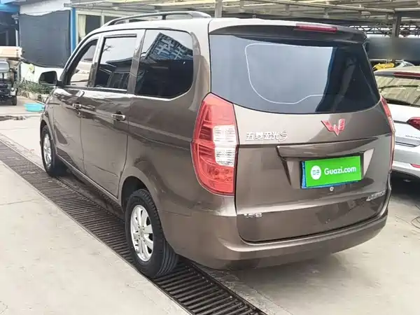Wuling Hongguang 2018