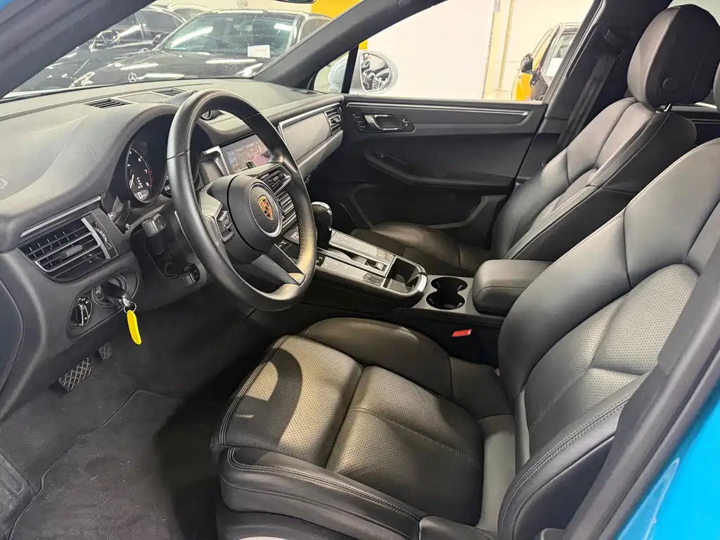 Porsche Macan 2021