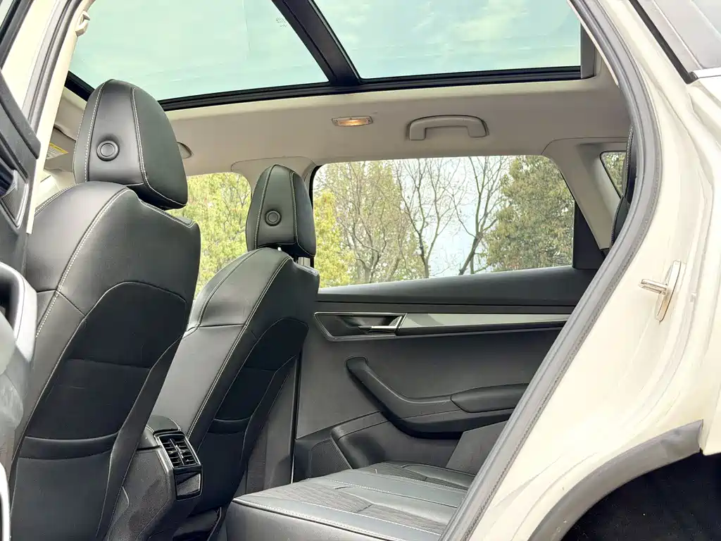 Skoda Karoq 2019 — фото 11