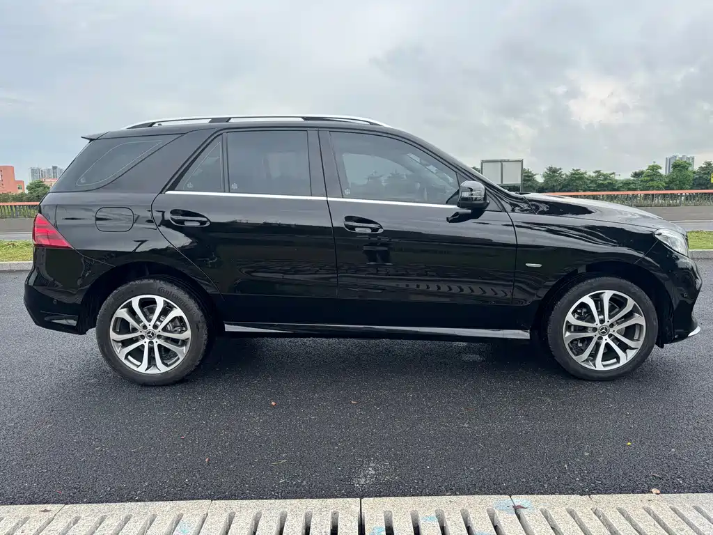Mercedes-Benz GLE 2018 — фото 4