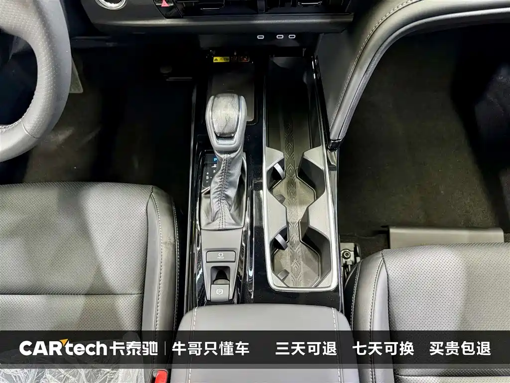 Toyota Camry 2026 — фото 22