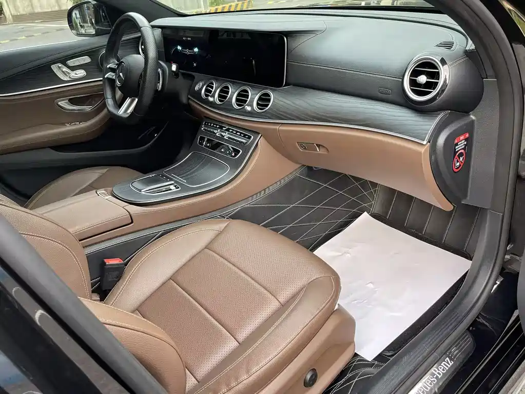 Mercedes-Benz E-Class 2023 — фото 10