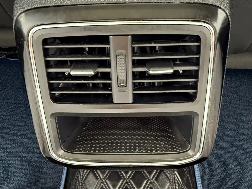 Volkswagen Passat 2022 — фото 11
