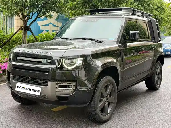 Land Rover Defender 2022