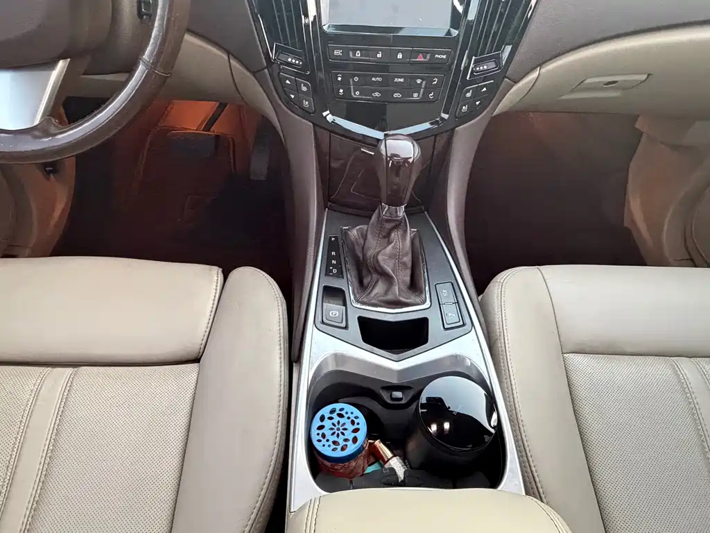 Cadillac SRX 2012 — фото 13