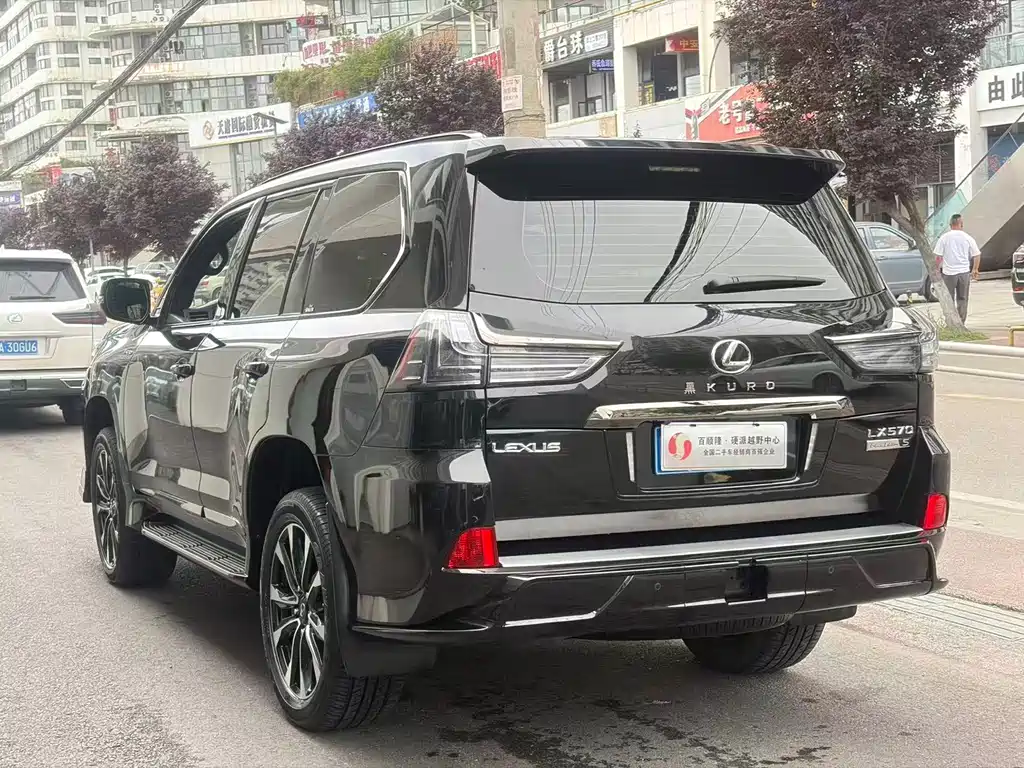 Lexus LX 2022 — фото 11