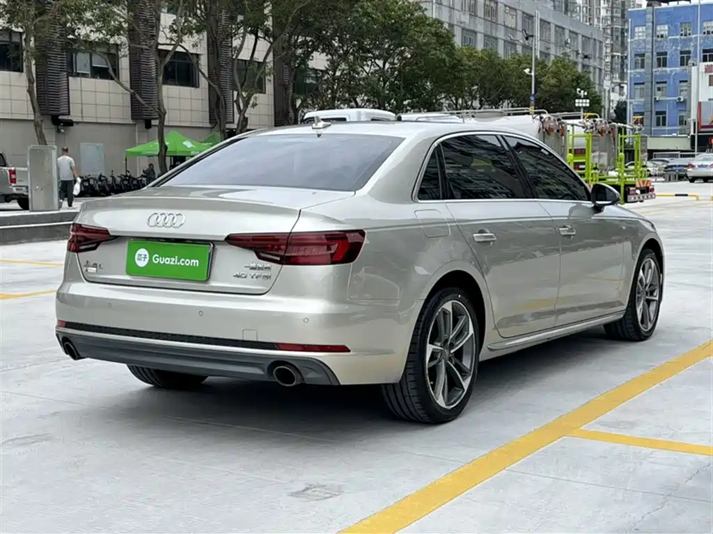Audi A4L 2018 — фото 23