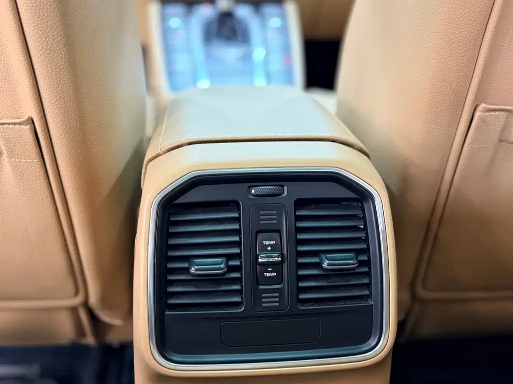 Porsche Macan 2017 — фото 13