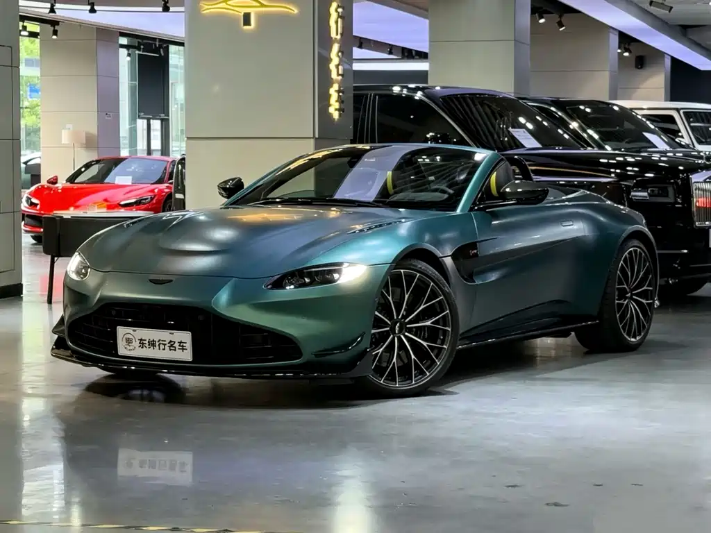 Aston Martin V8 Vantage 2022