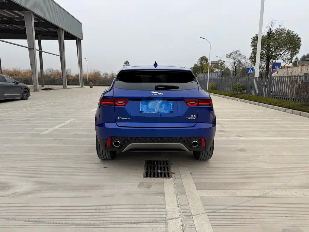Jaguar E-PACE 2018 — фото 5