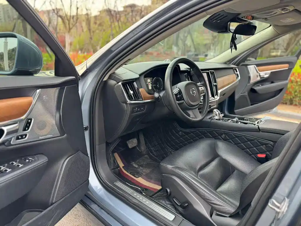 Volvo S90 PHEV 2019 — фото 4