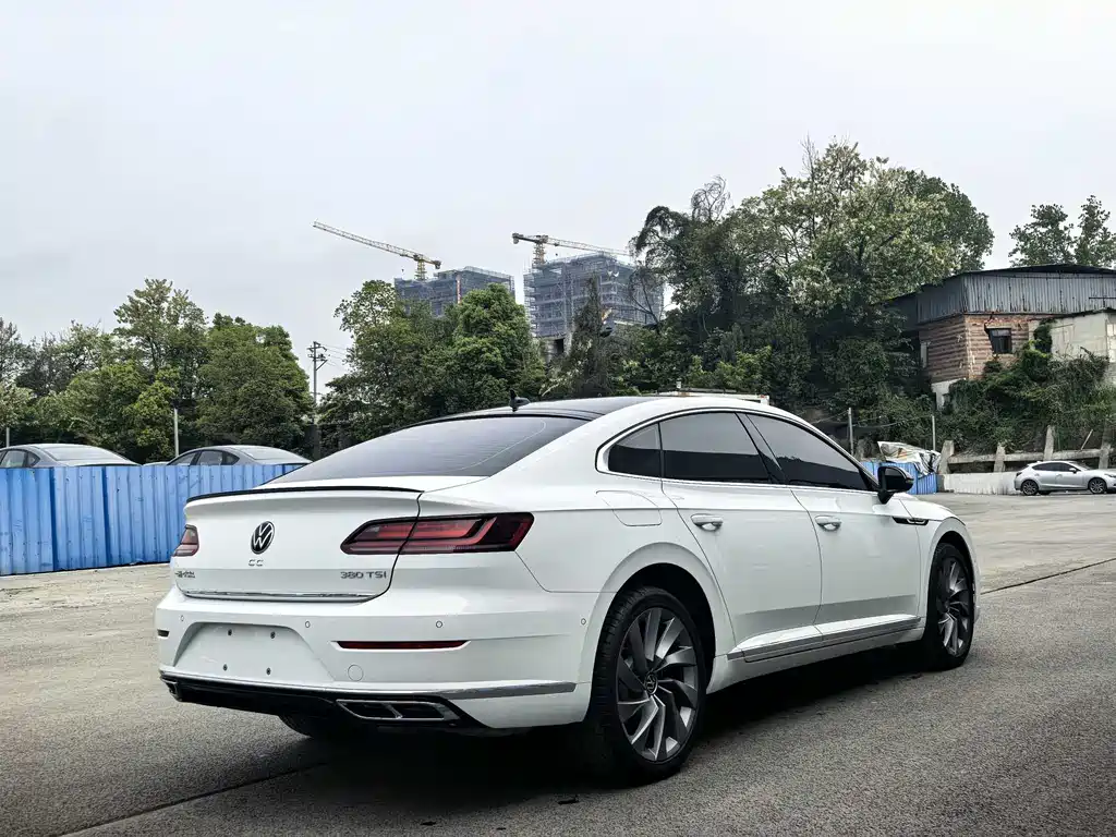 Volkswagen CC 2025 — фото 9