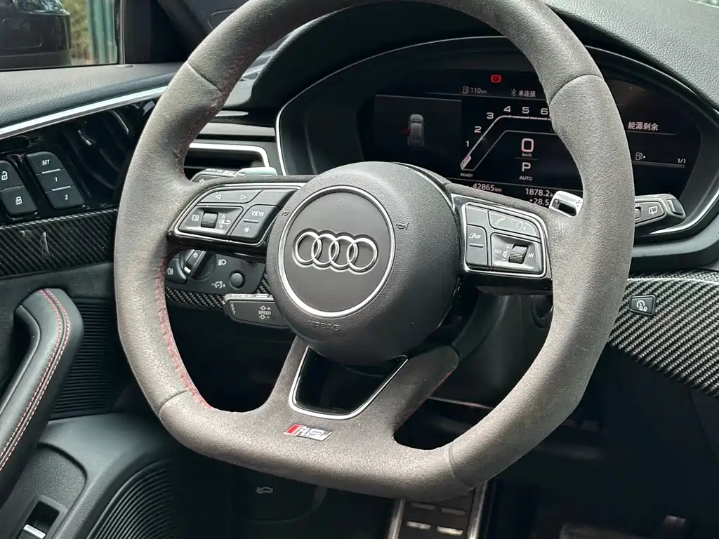 Audi RS 4 2025 — фото 21