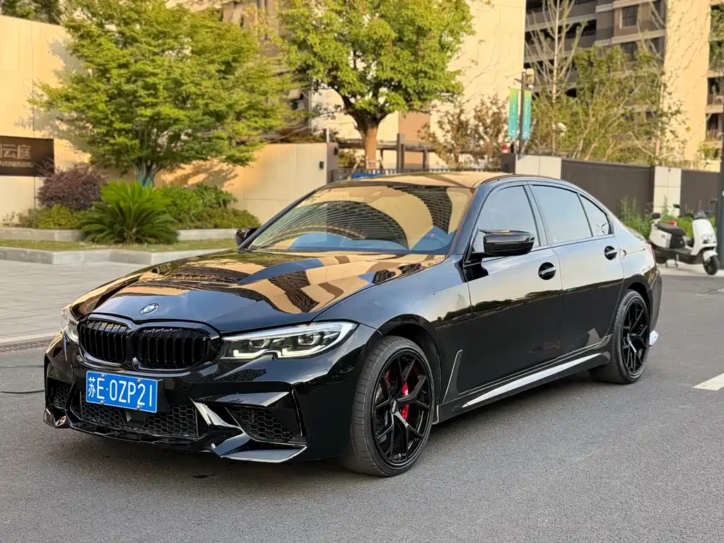 BMW 3 Series 2019 — фото 1