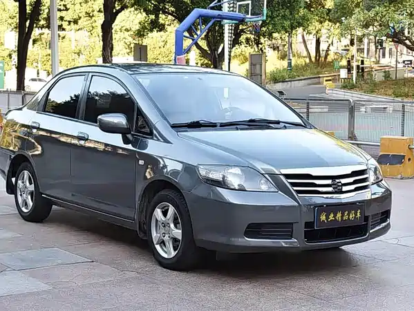 Everus S1 2012