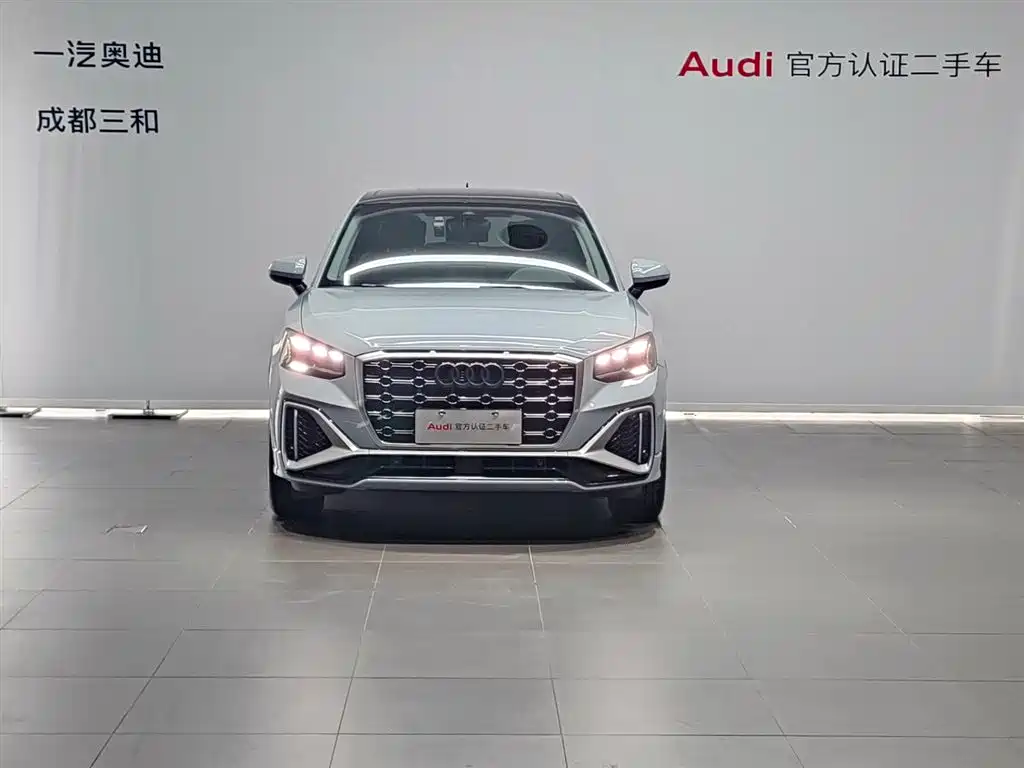 Audi Q2L 2022 — фото 2