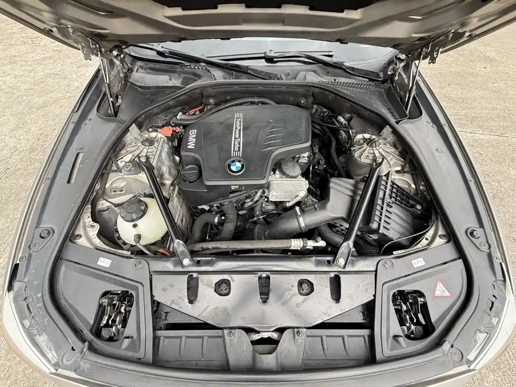BMW 5 Series 2013 — фото 18